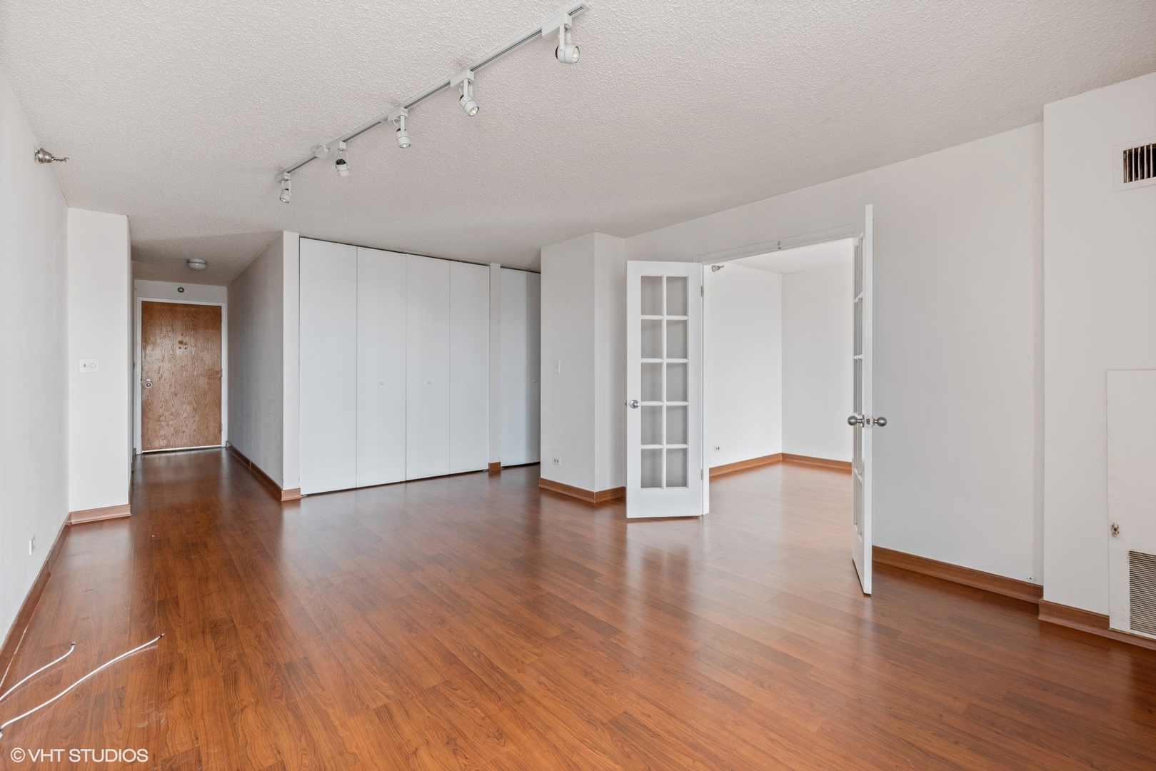 1122 N Clark Street 2505 Property Photo 3