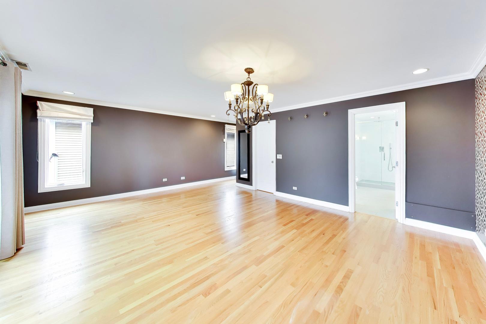 6743 N Oliphant Avenue Property Photo 32