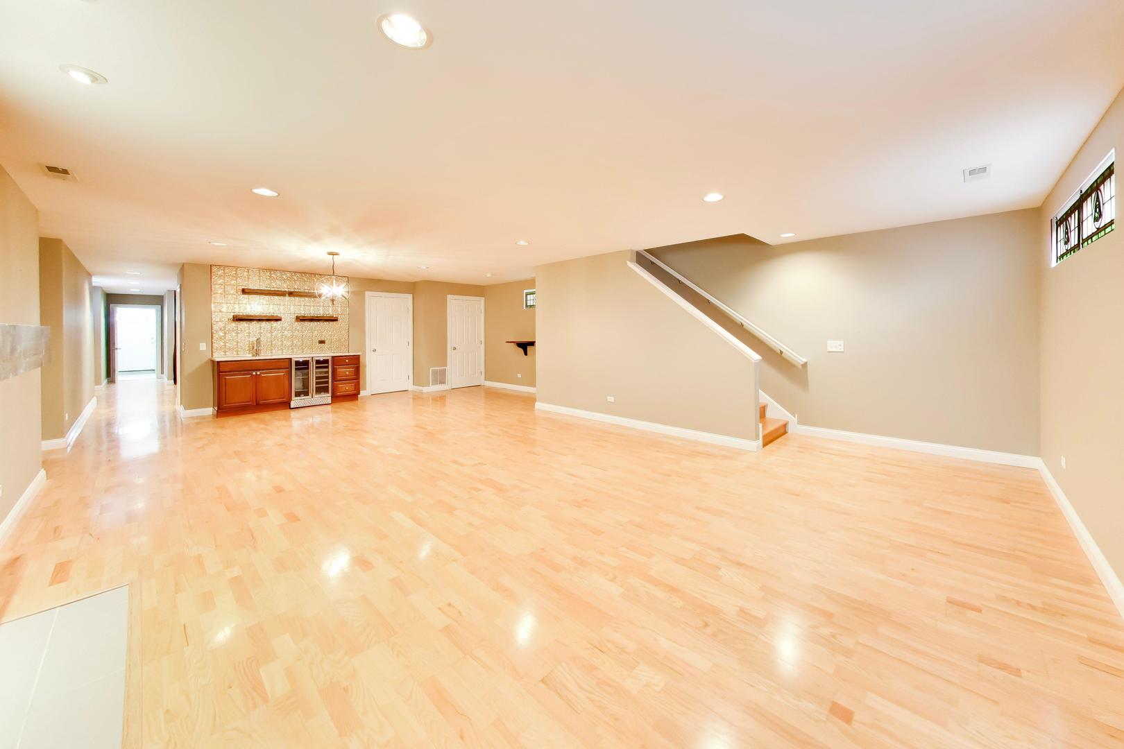 6743 N Oliphant Avenue Property Photo 51