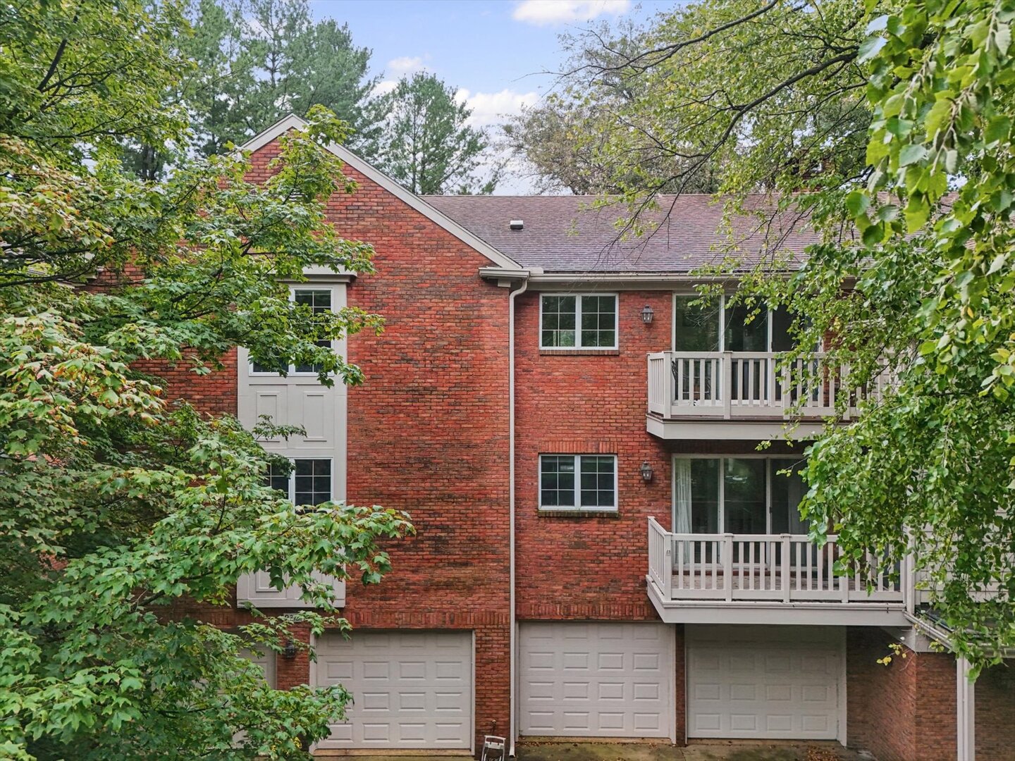921b Cheshire Drive B Property Photo 2