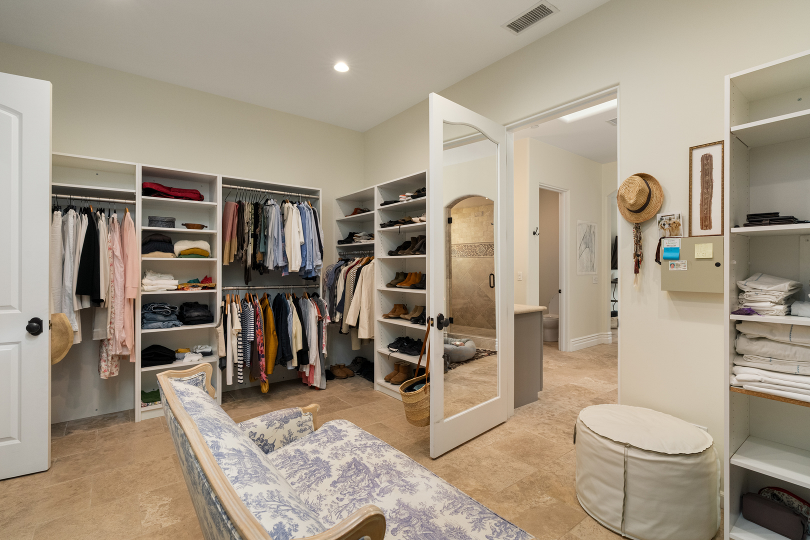 1040 Crest Drive Property Photo 24