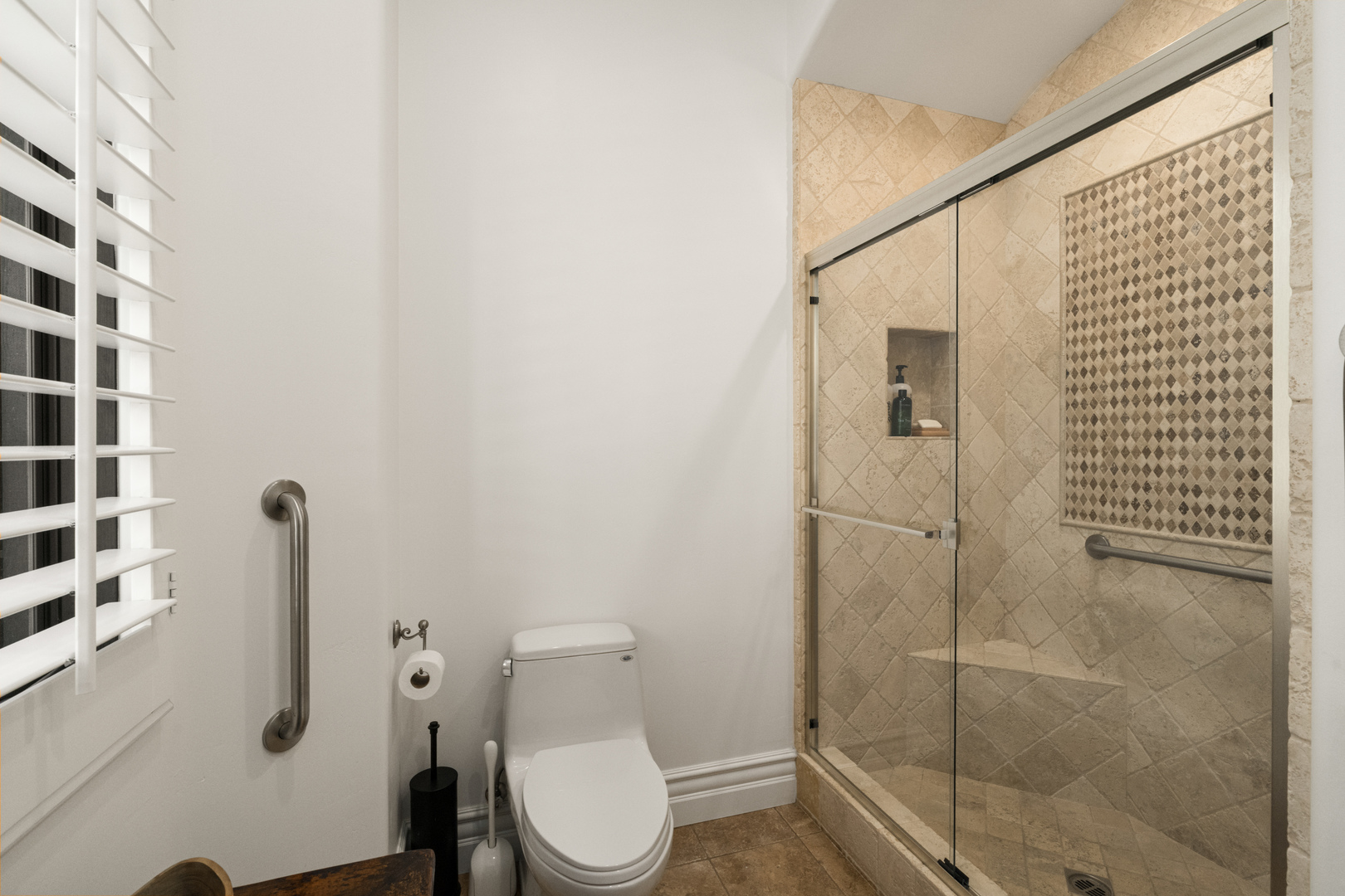 1040 Crest Drive Property Photo 35