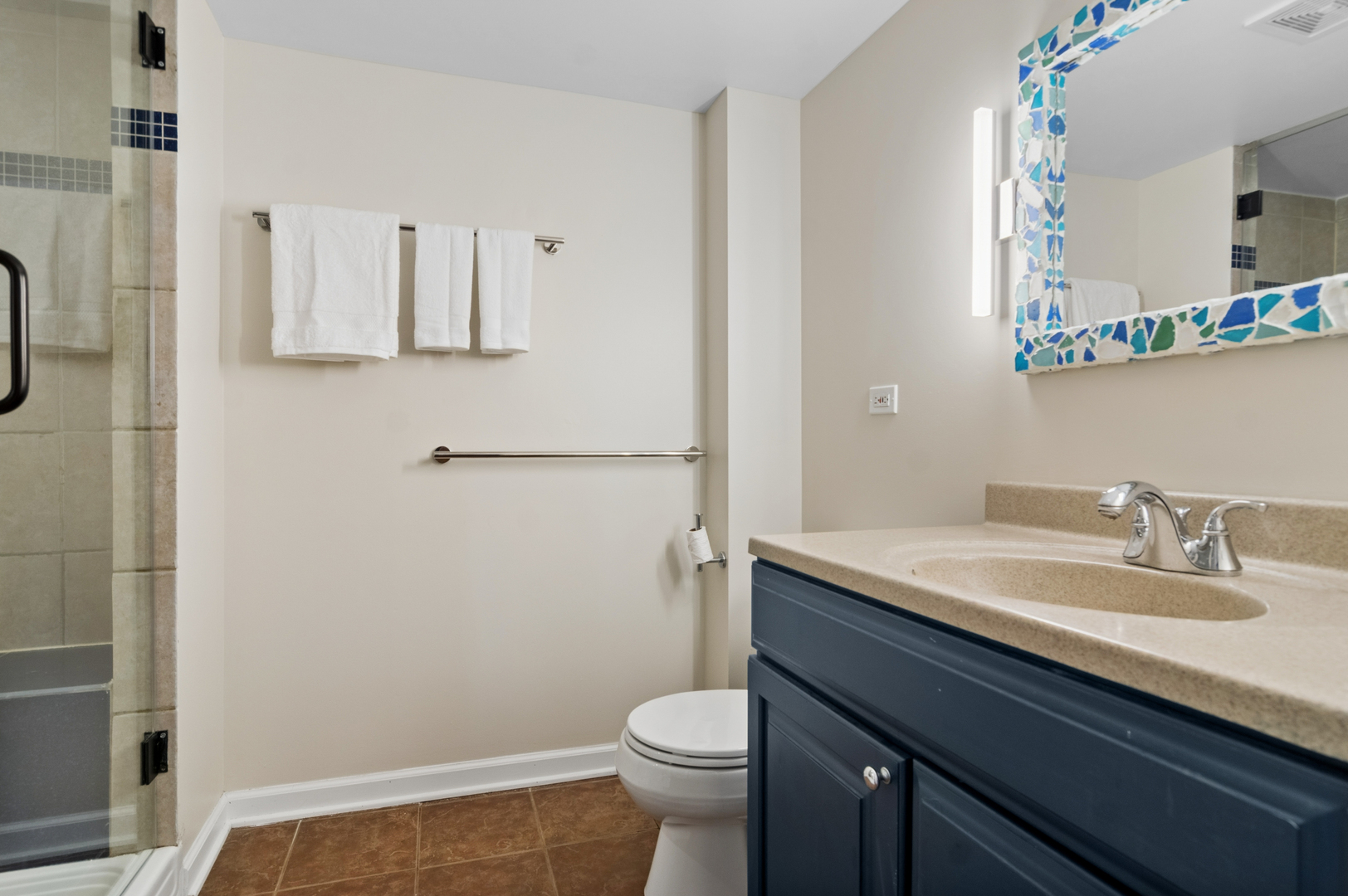 7049 N Moselle Avenue Property Photo 27