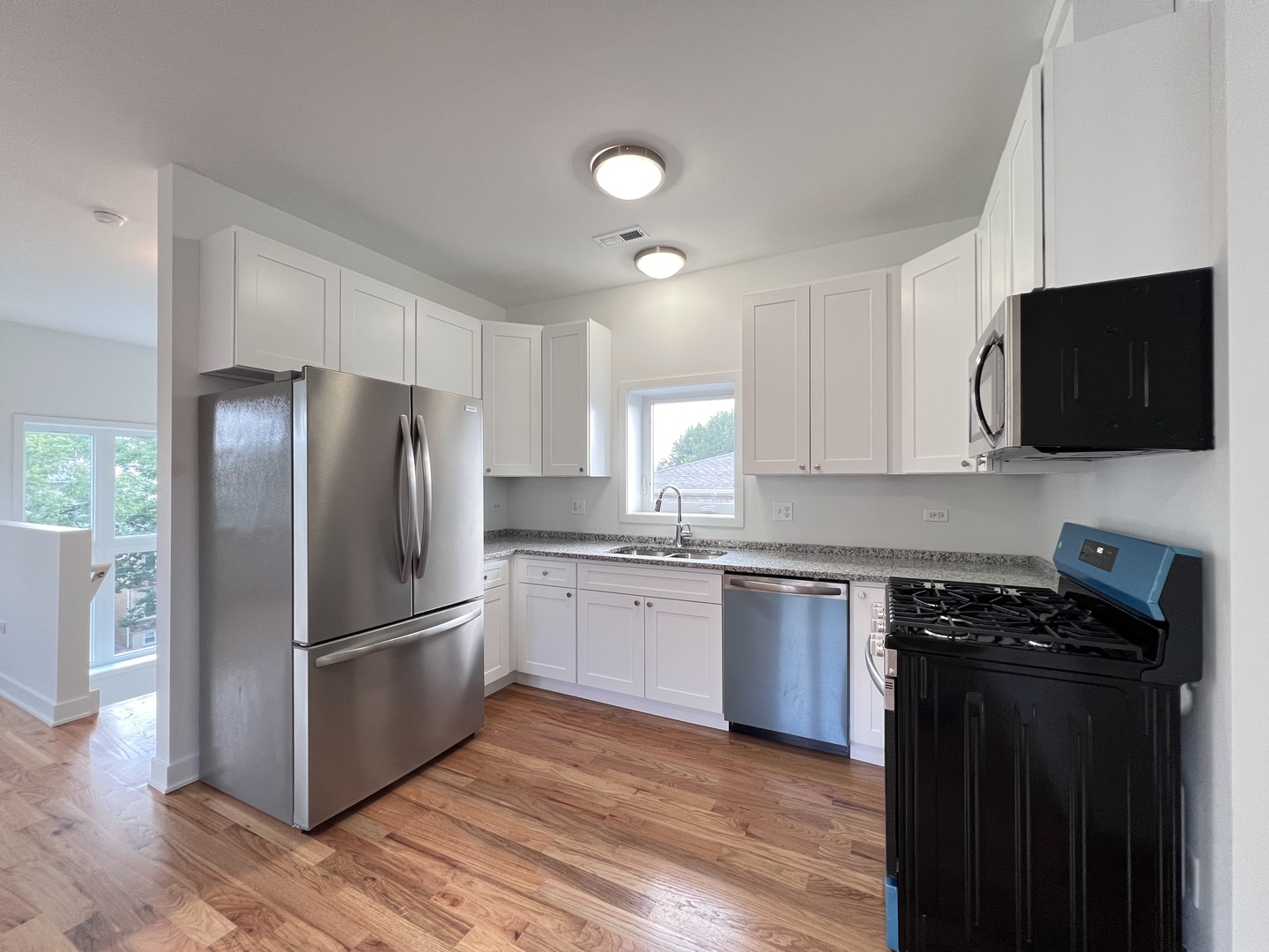 226 W 24th Street 2 Property Photo 4