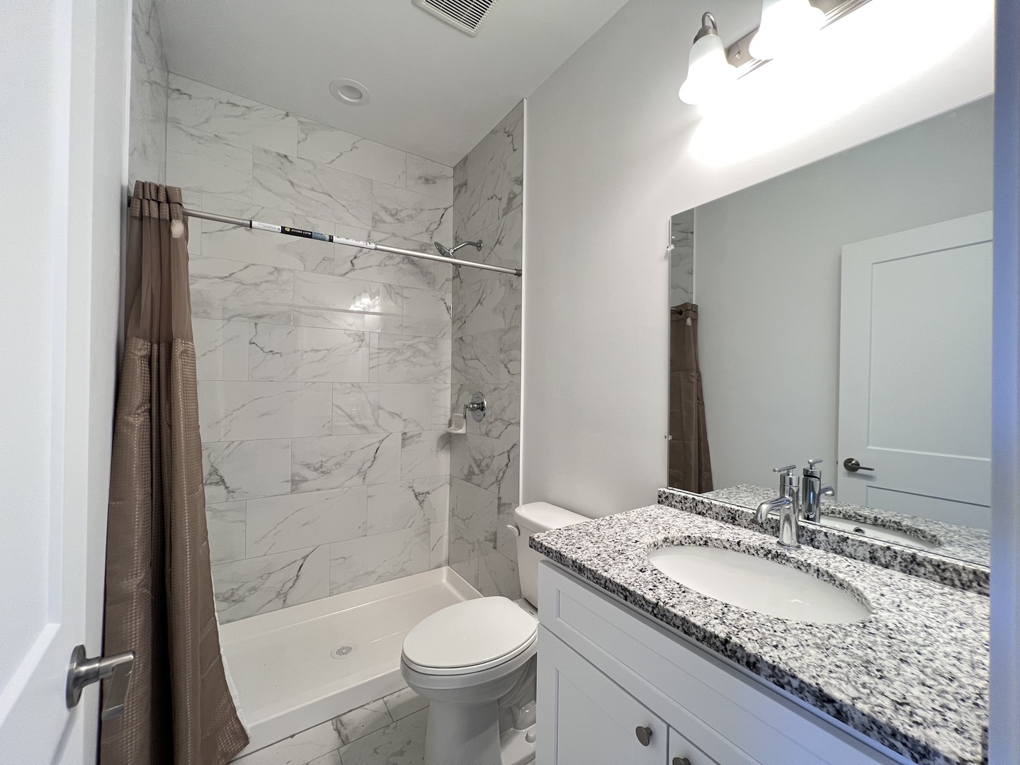 226 W 24th Street 2 Property Photo 9