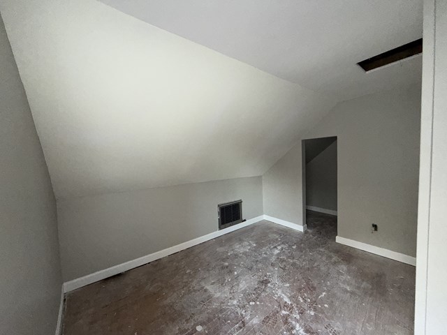 289 W 16th Street Property Photo 8