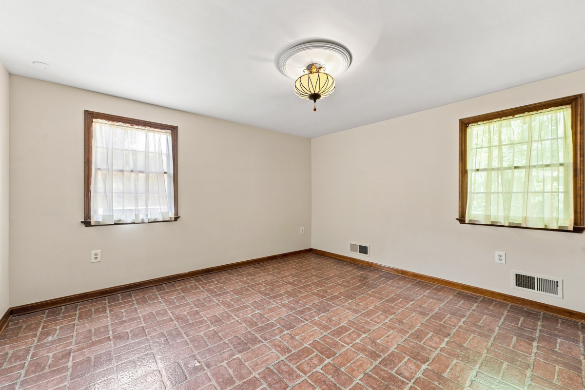 109 Briar Meadows Drive Property Photo 31