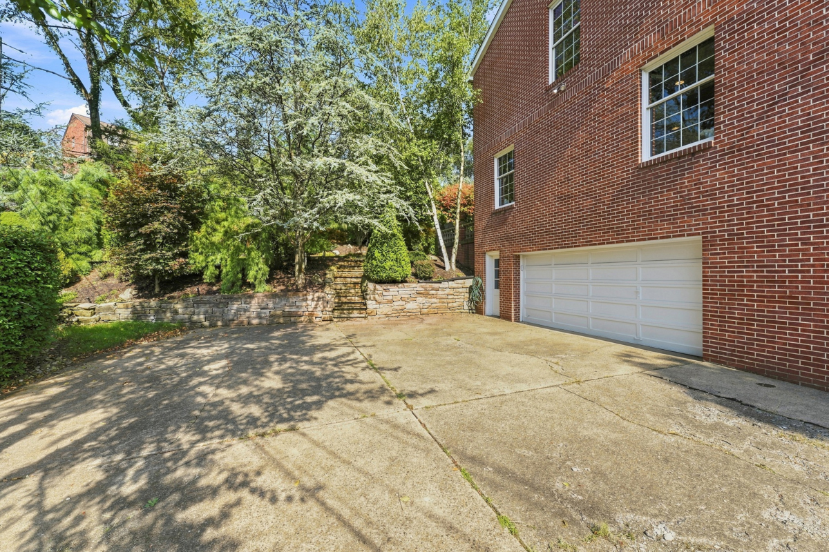 109 Briar Meadows Drive Property Photo 43