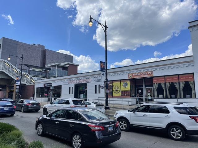 1812 W Irving Park Road Property Photo 1