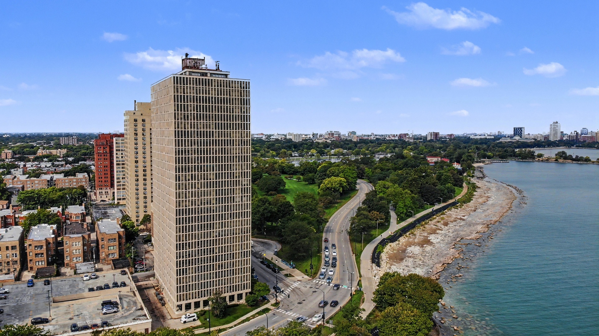 6700 S South Shore Drive 18G Property Photo 1