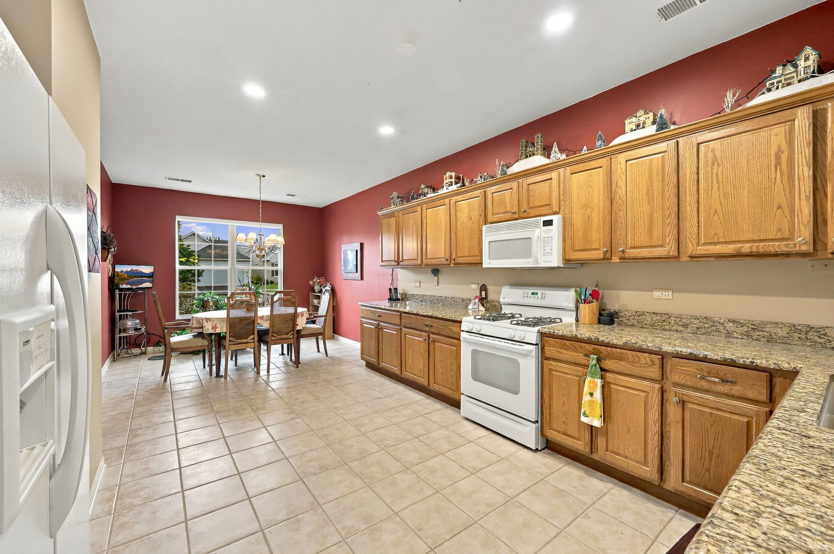 13830 Wilshire Way Property Photo 4