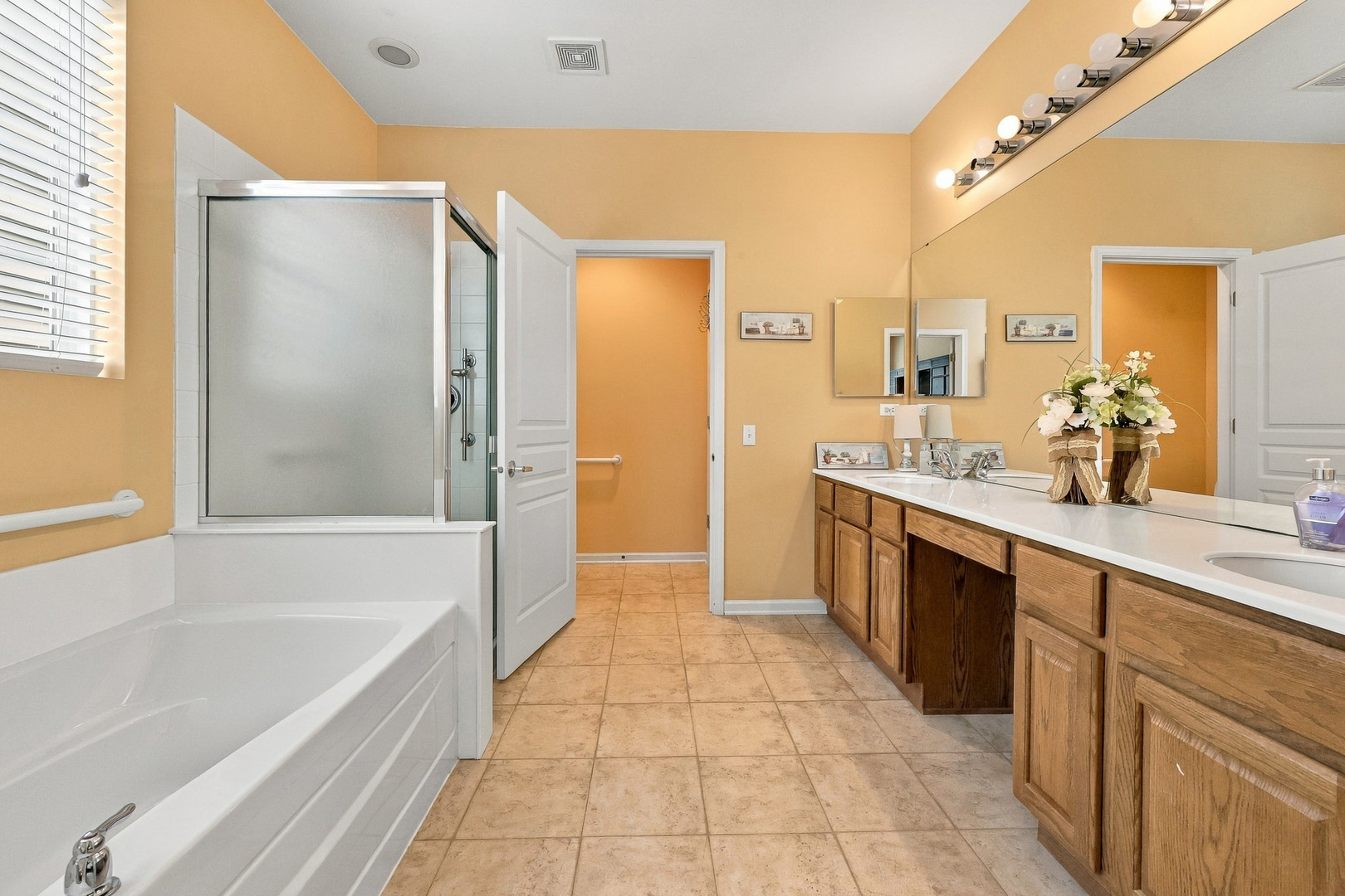 13830 Wilshire Way Property Photo 20