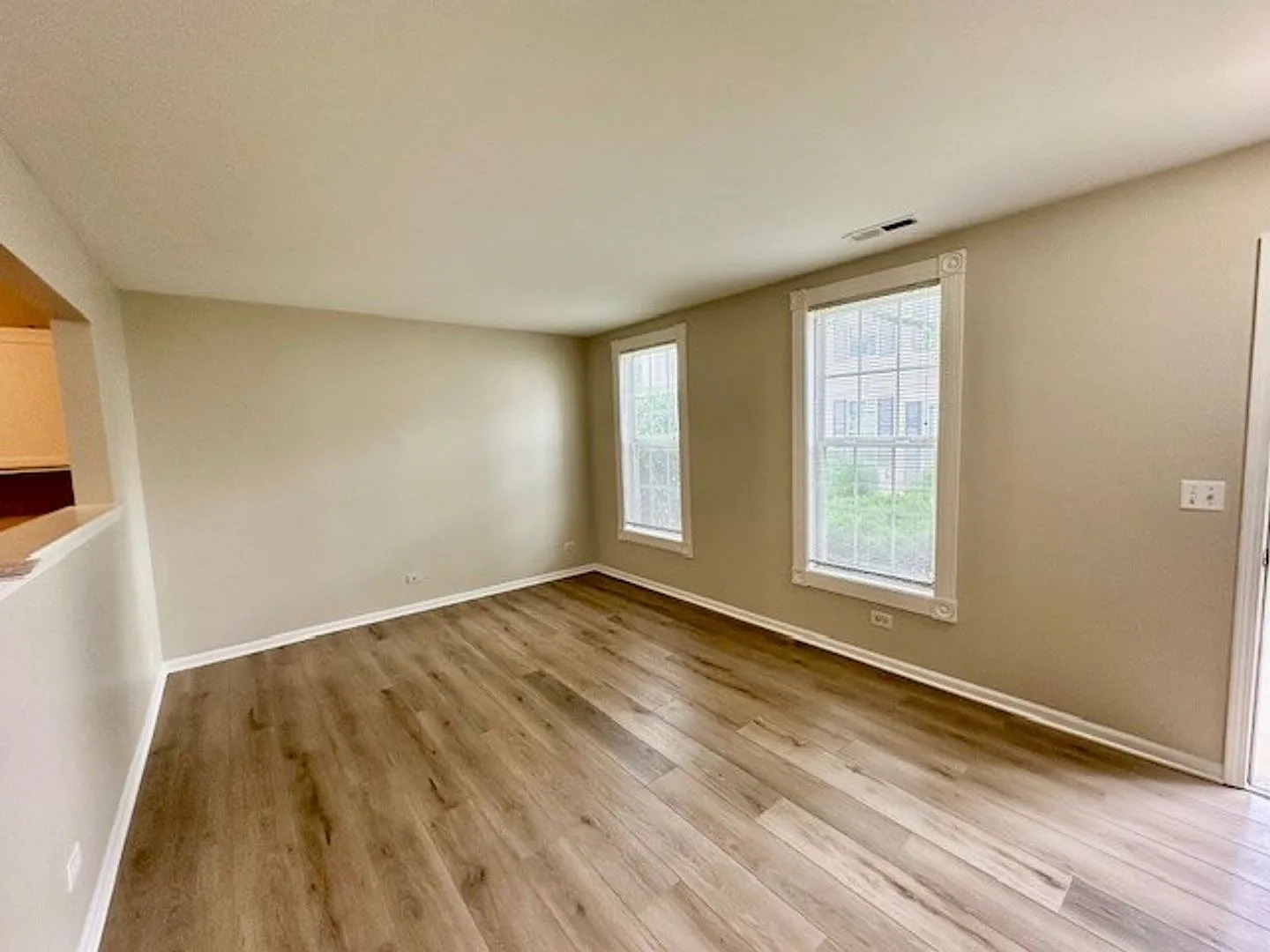 1085 Symphony Drive Property Photo 3