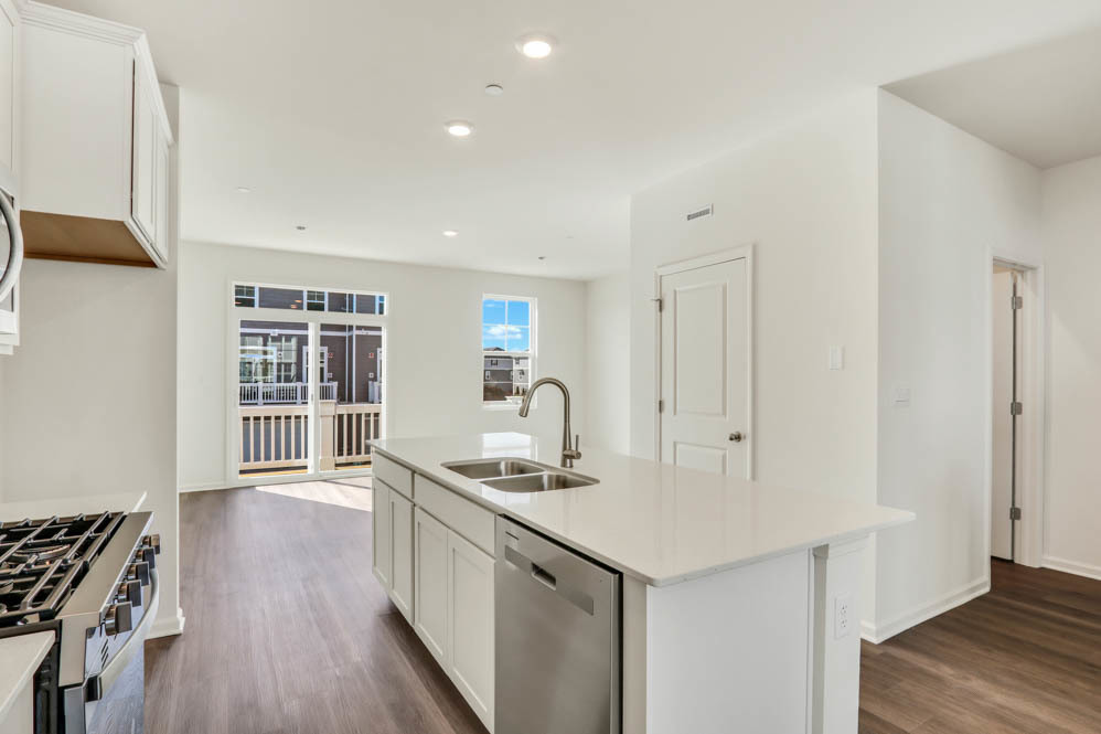 2042 Yellowstone Boulevard Property Photo 6