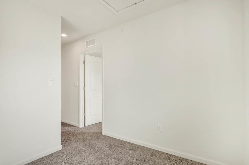2042 Yellowstone Boulevard Property Photo 15