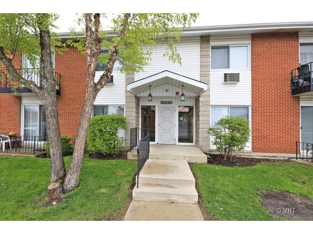 8836 N Western Avenue 104D Property Photo 1