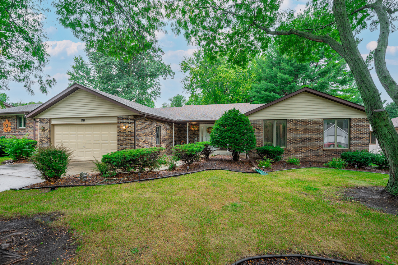 1747 Arnold Avenue Property Photo 1