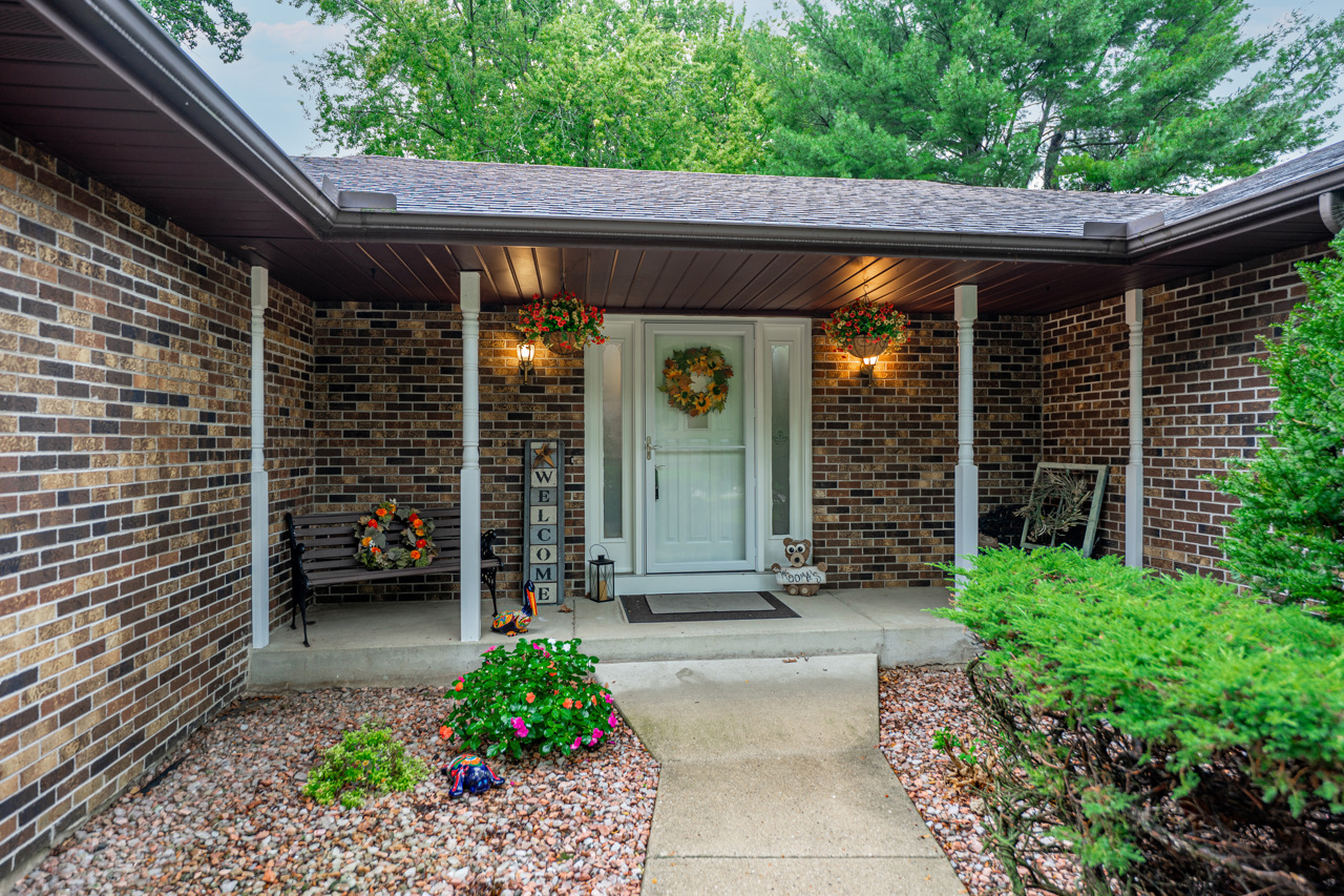 1747 Arnold Avenue Property Photo 3