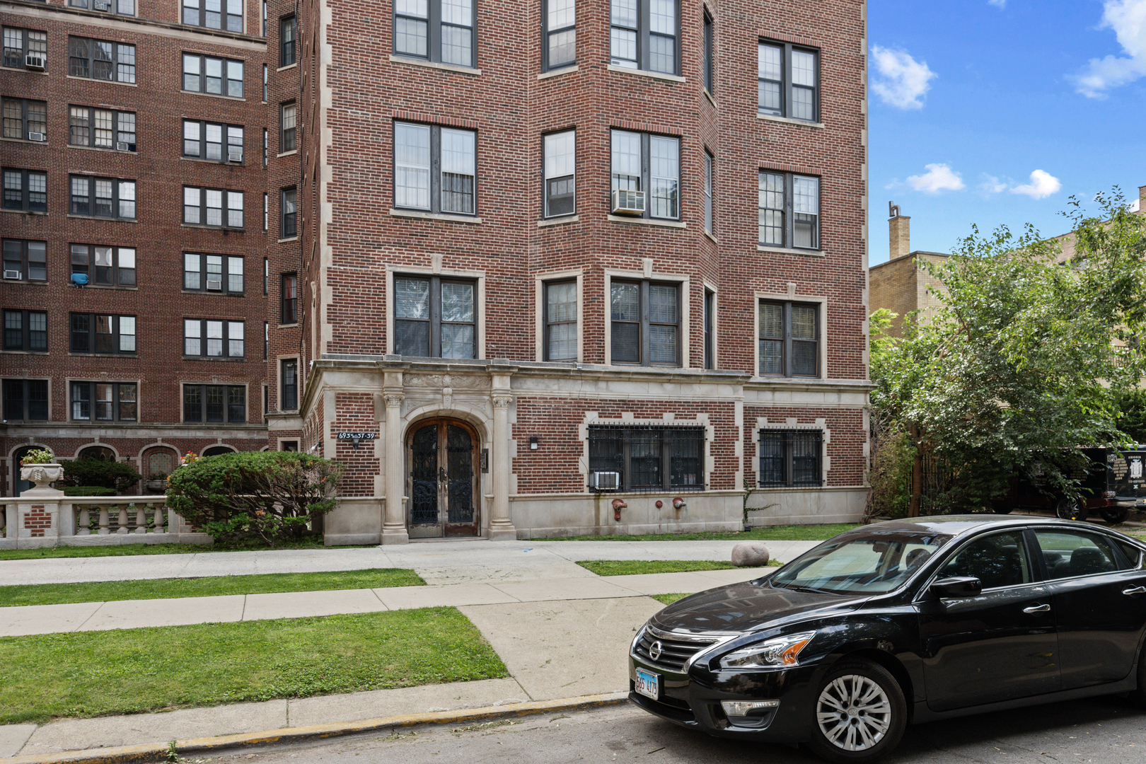 6937 S Crandon Avenue 6e Property Photo 2