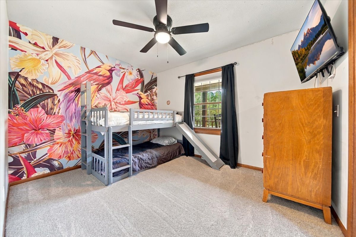 208 Willow Lane Property Photo 14