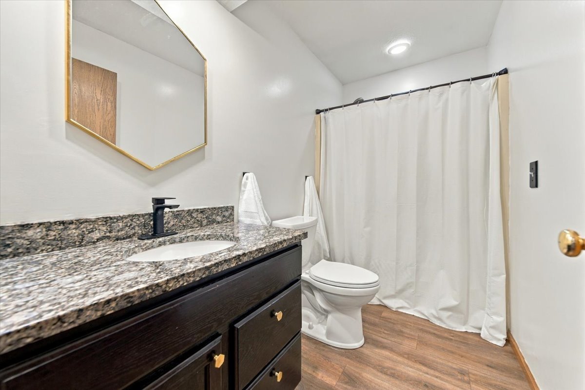208 Willow Lane Property Photo 15