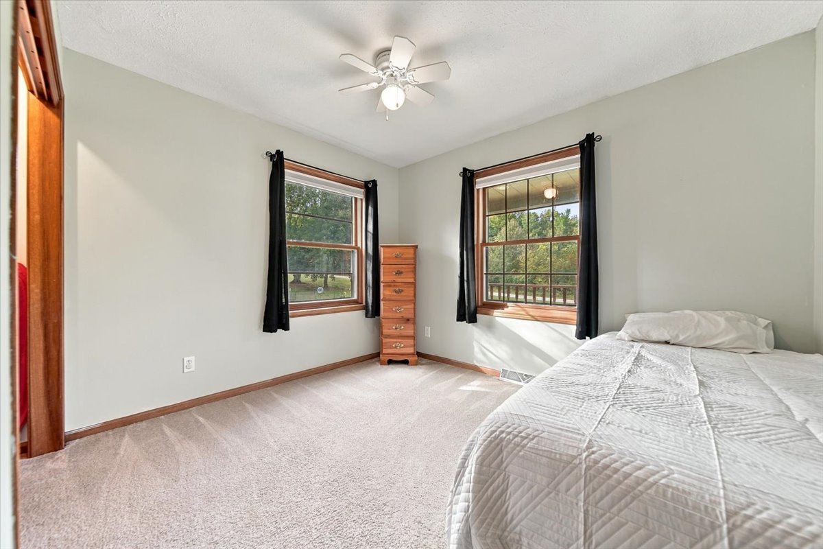 208 Willow Lane Property Photo 16