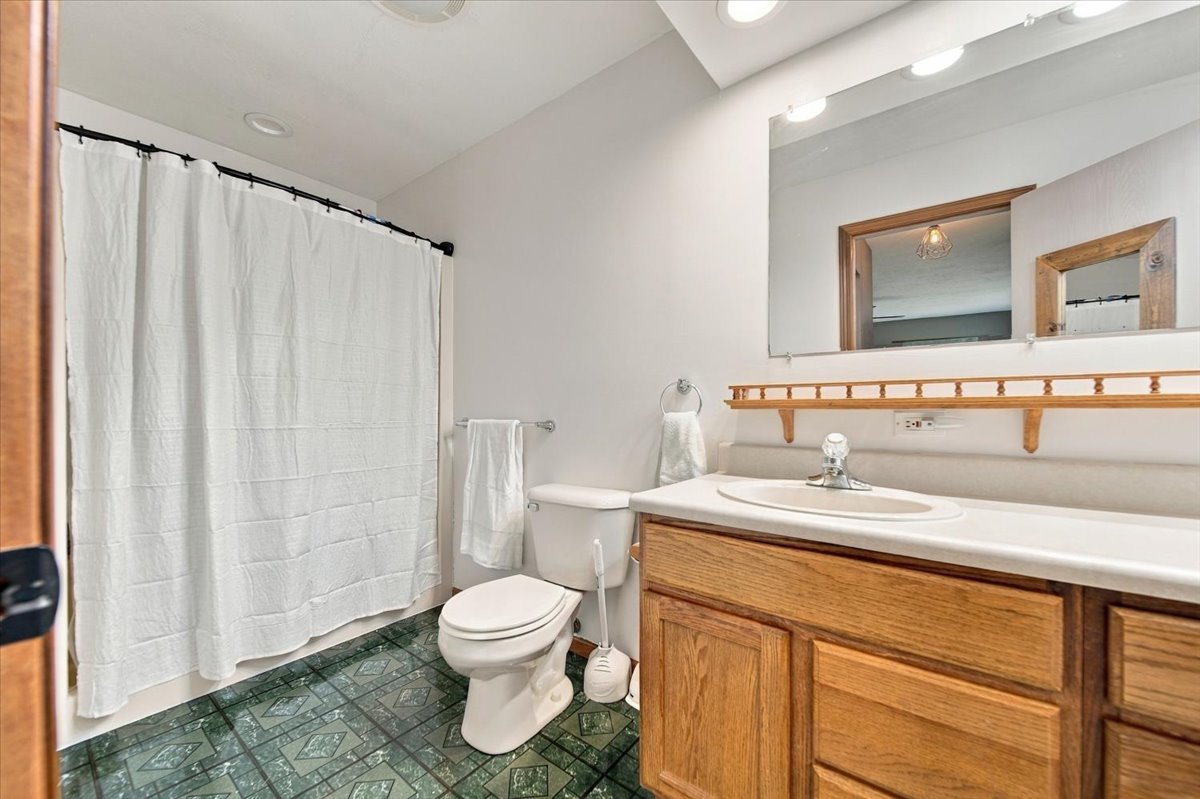208 Willow Lane Property Photo 19