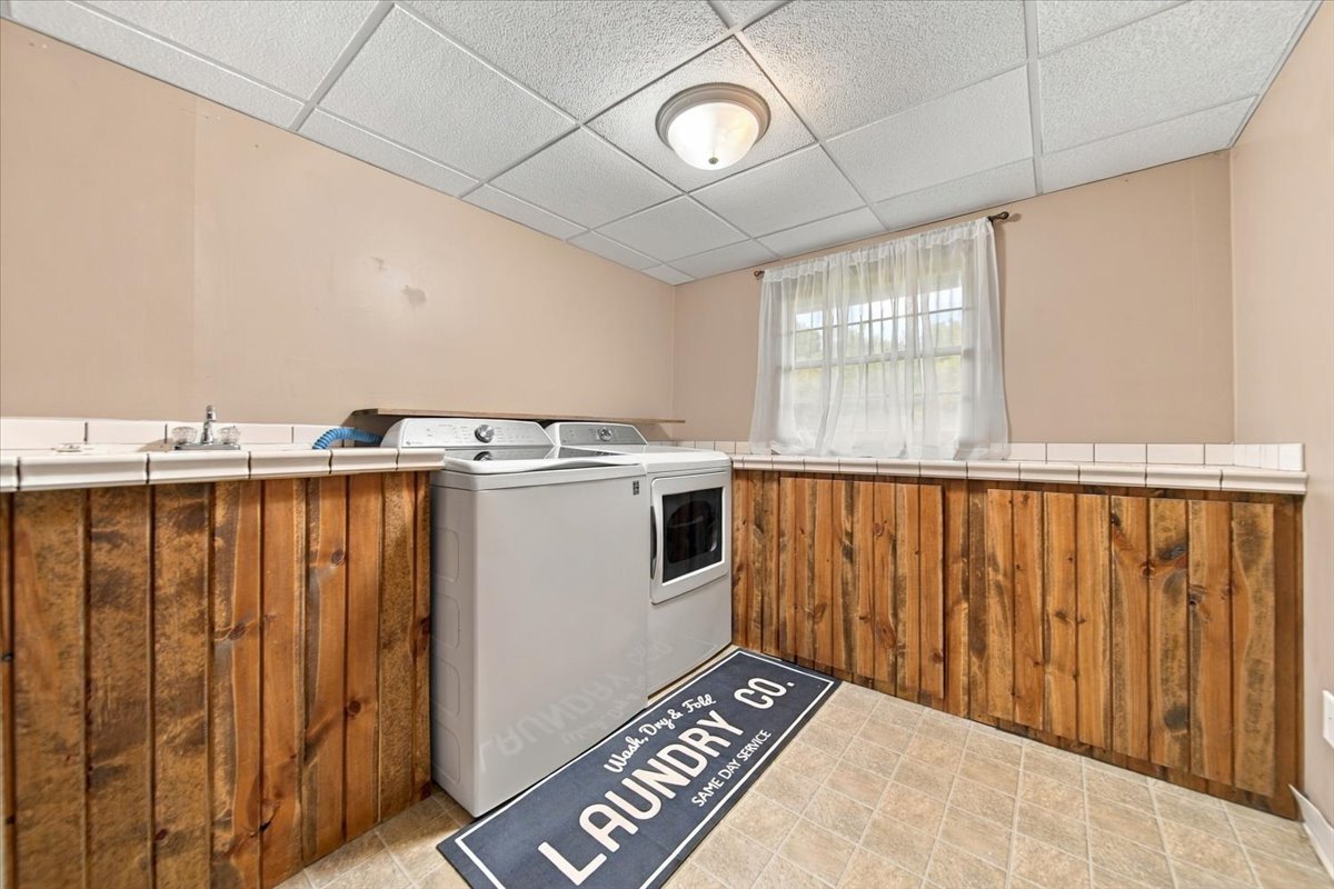 208 Willow Lane Property Photo 24