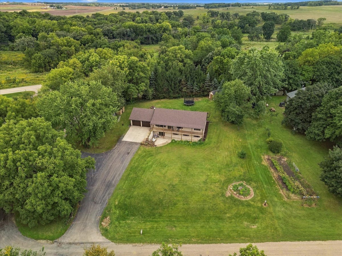 208 Willow Lane Property Photo 28