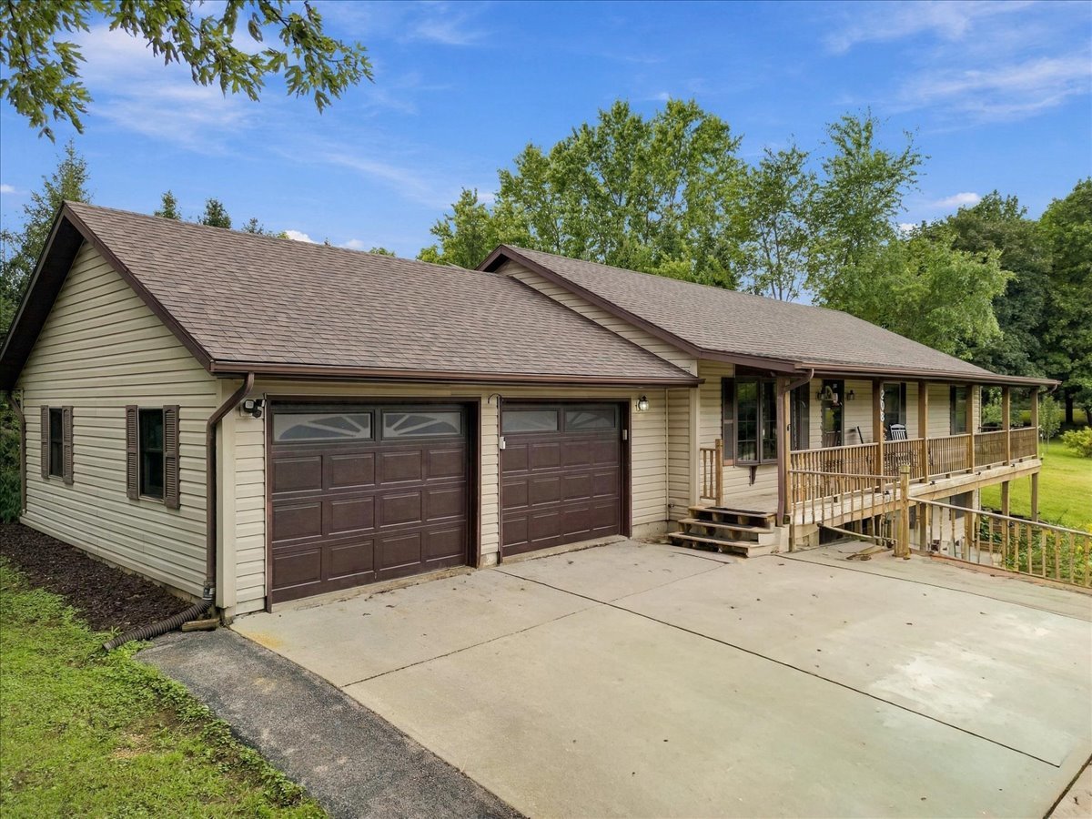 208 Willow Lane Property Photo 37