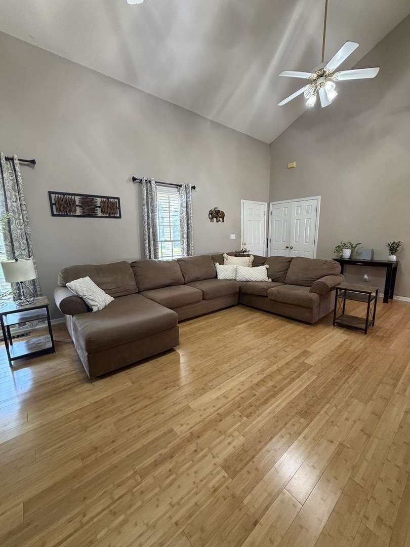 2815 Spruce Drive Property Photo 4