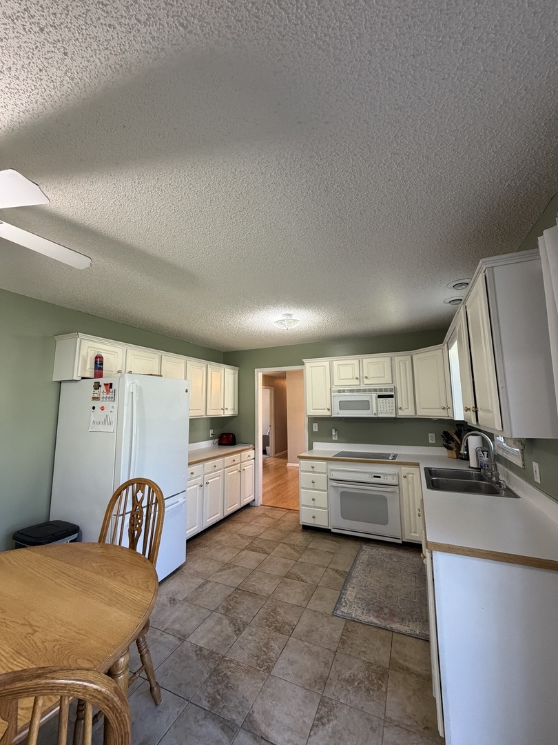 2815 Spruce Drive Property Photo 8