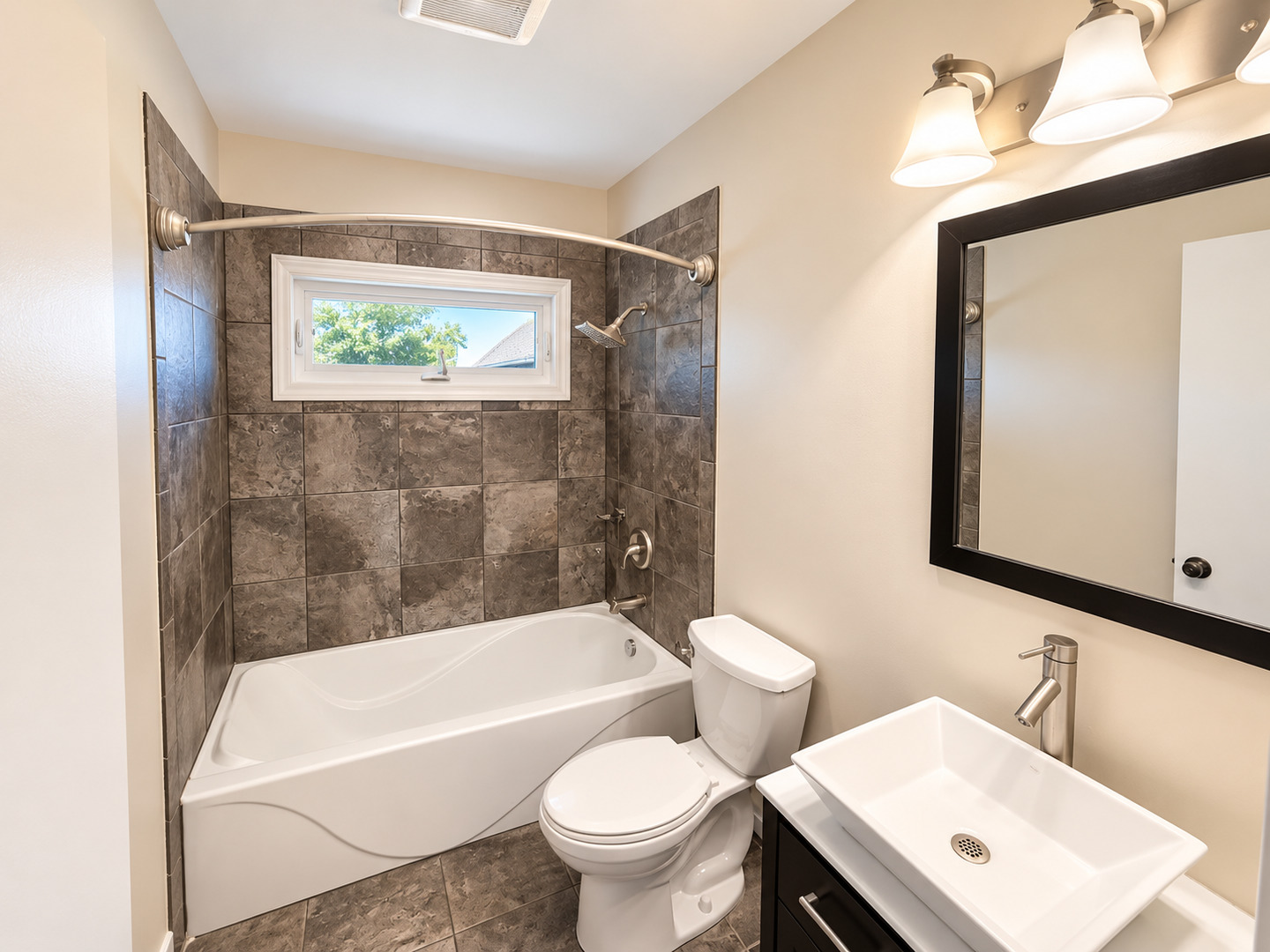 607 Kingston Boulevard Property Photo 10