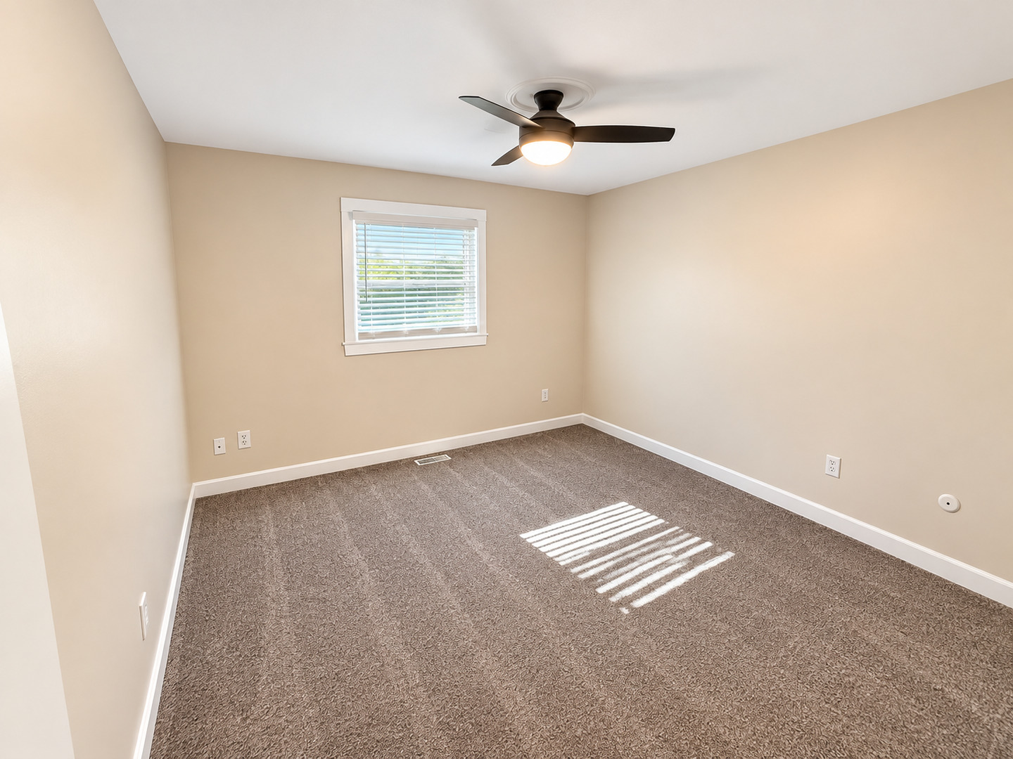 607 Kingston Boulevard Property Photo 11