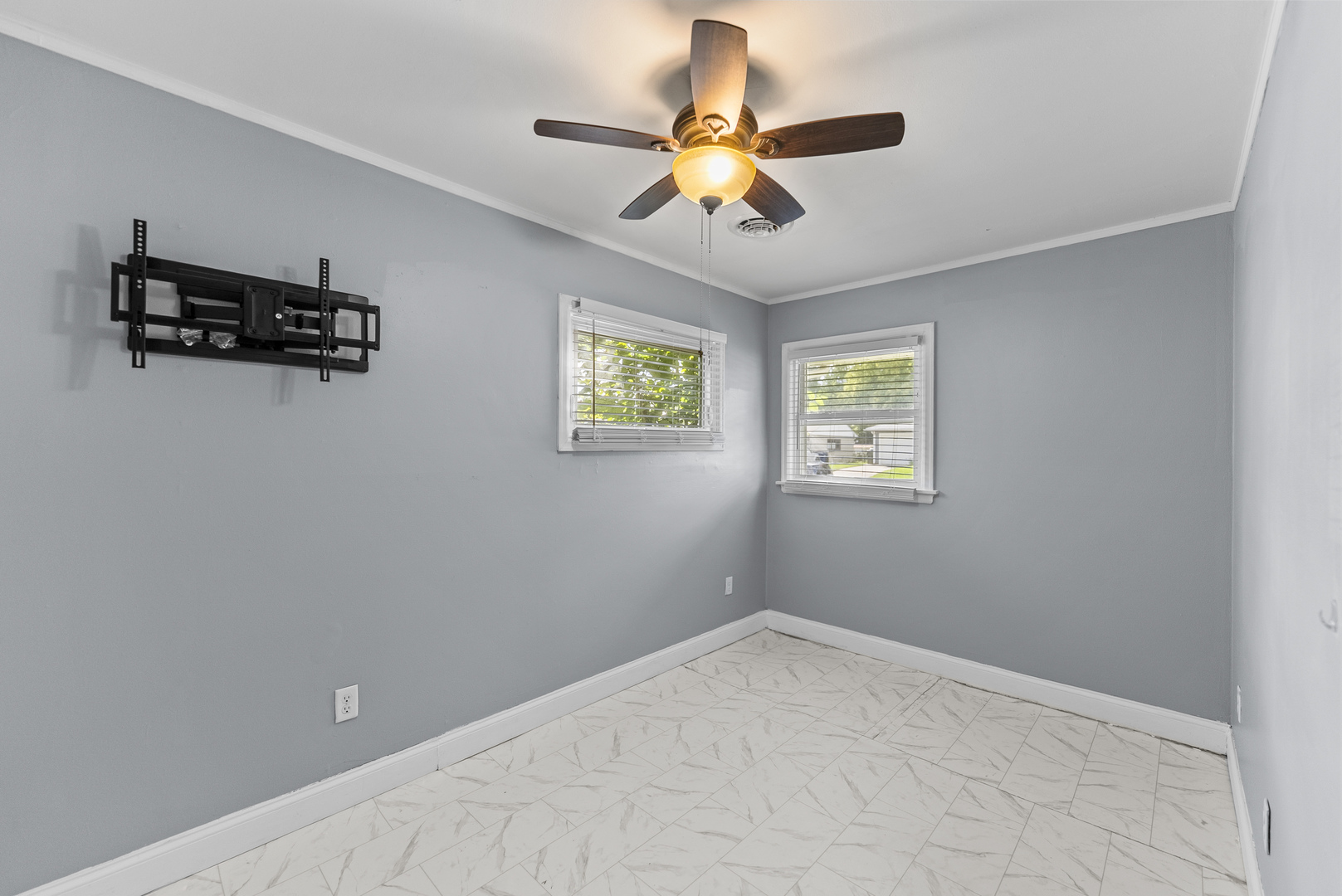 2119 N Nevada Avenue Property Photo 8