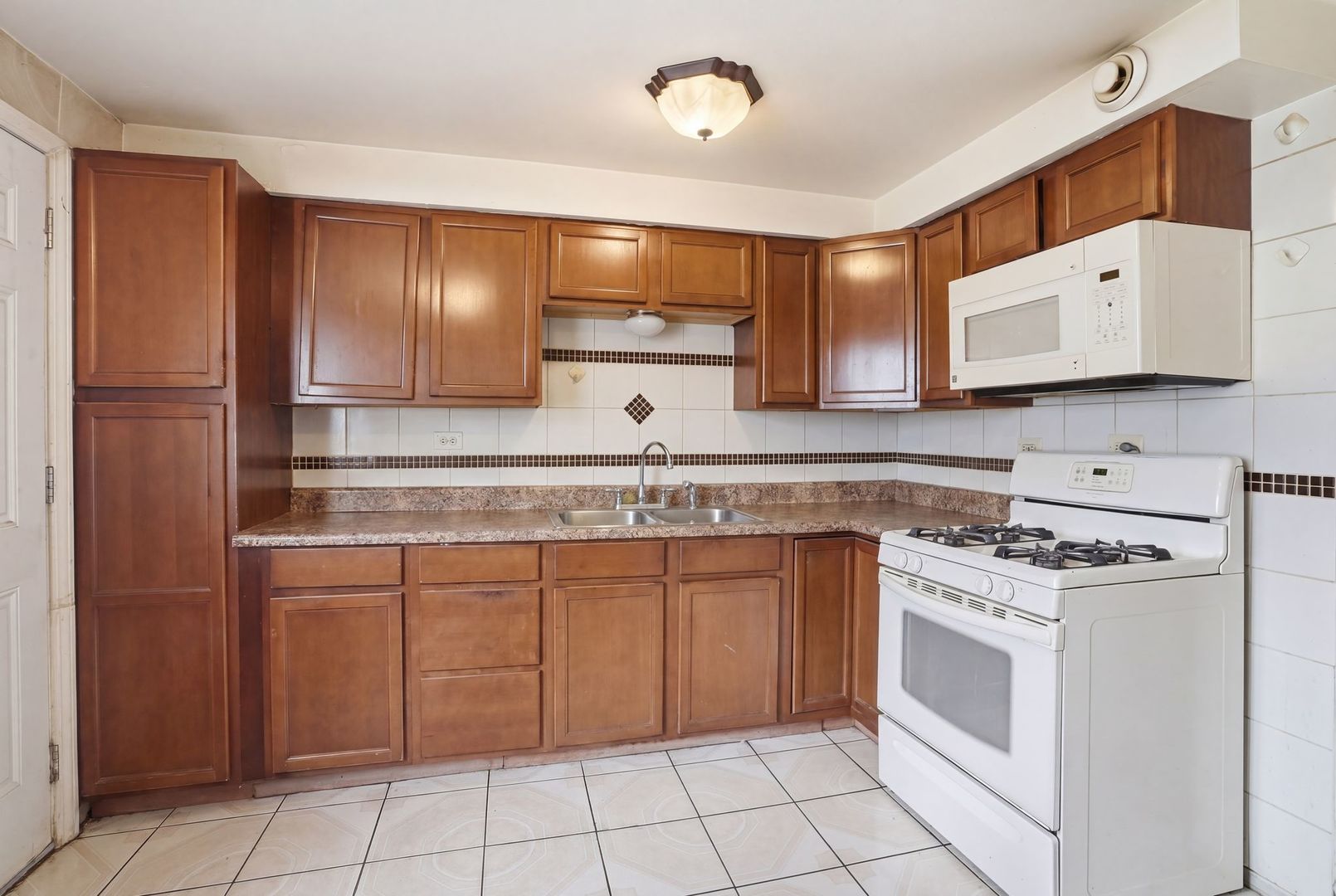 7500 S Kenwood Avenue B Property Photo 6