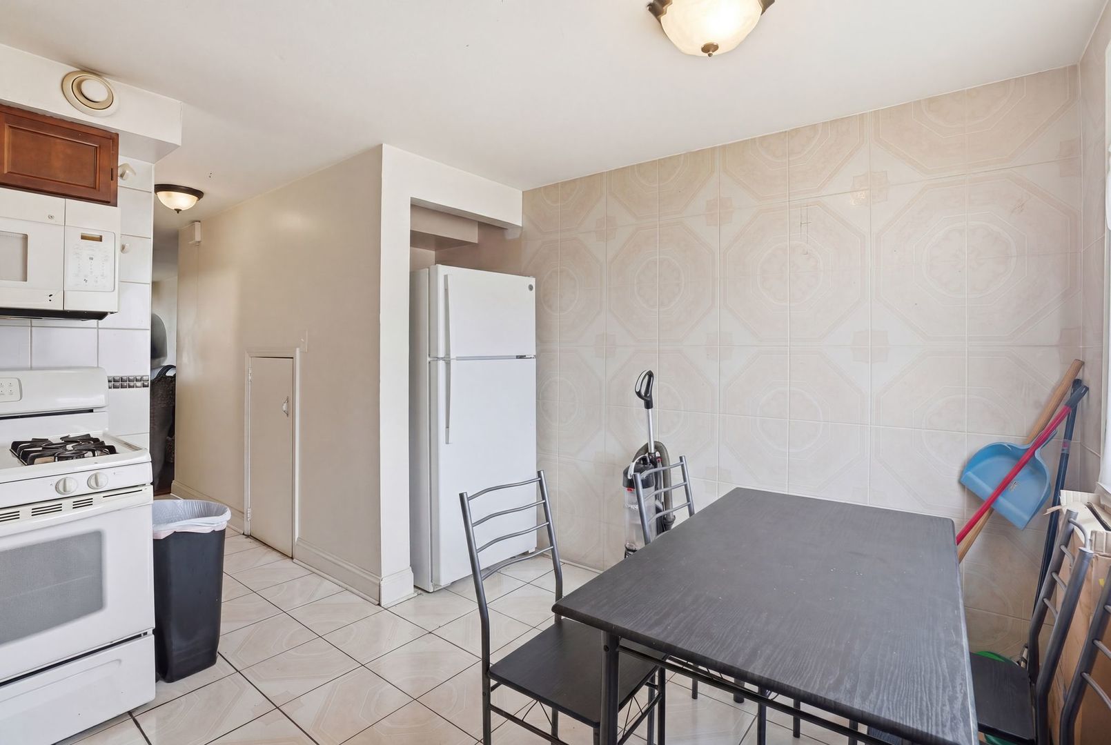 7500 S Kenwood Avenue B Property Photo 7