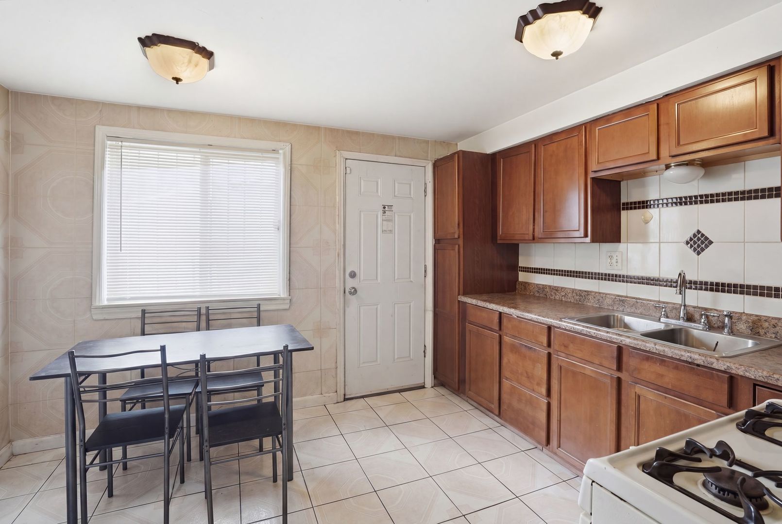 7500 S Kenwood Avenue B Property Photo 8