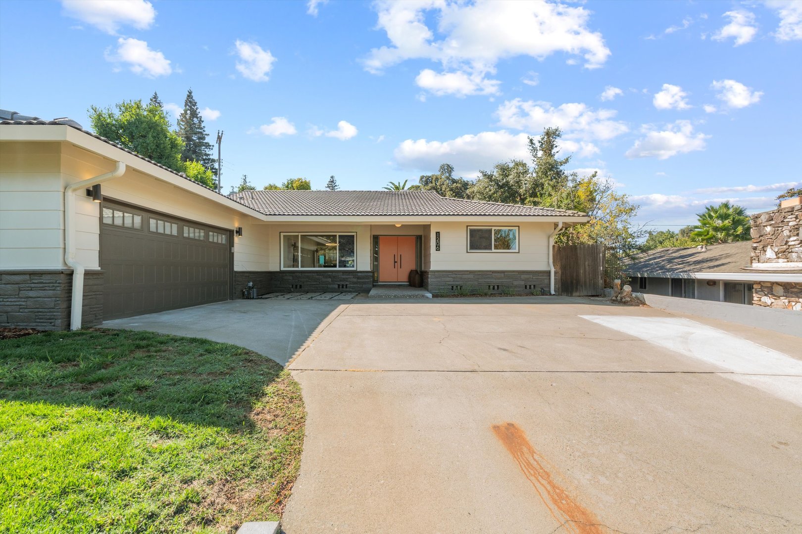 1206 43rd Avenue Property Photo 3