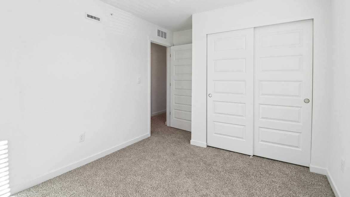 2038 Yellowstone Boulevard Property Photo 24