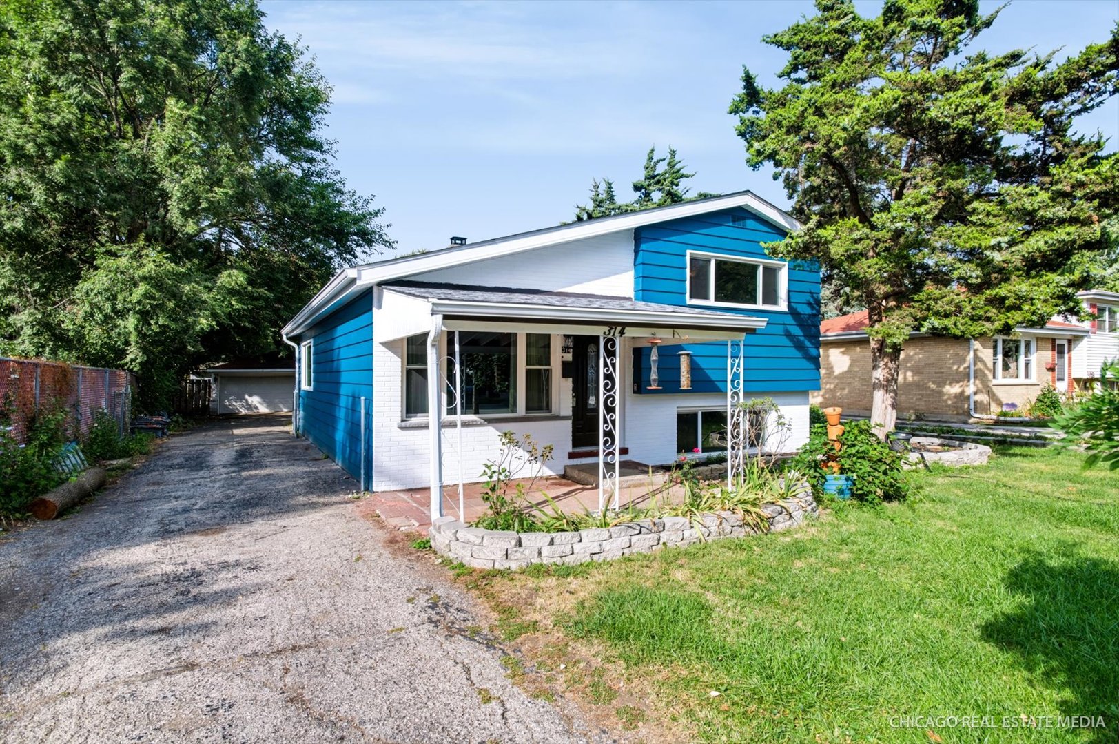 314 E Vermont Street Property Photo 2