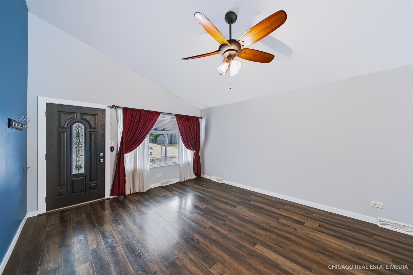 314 E Vermont Street Property Photo 6