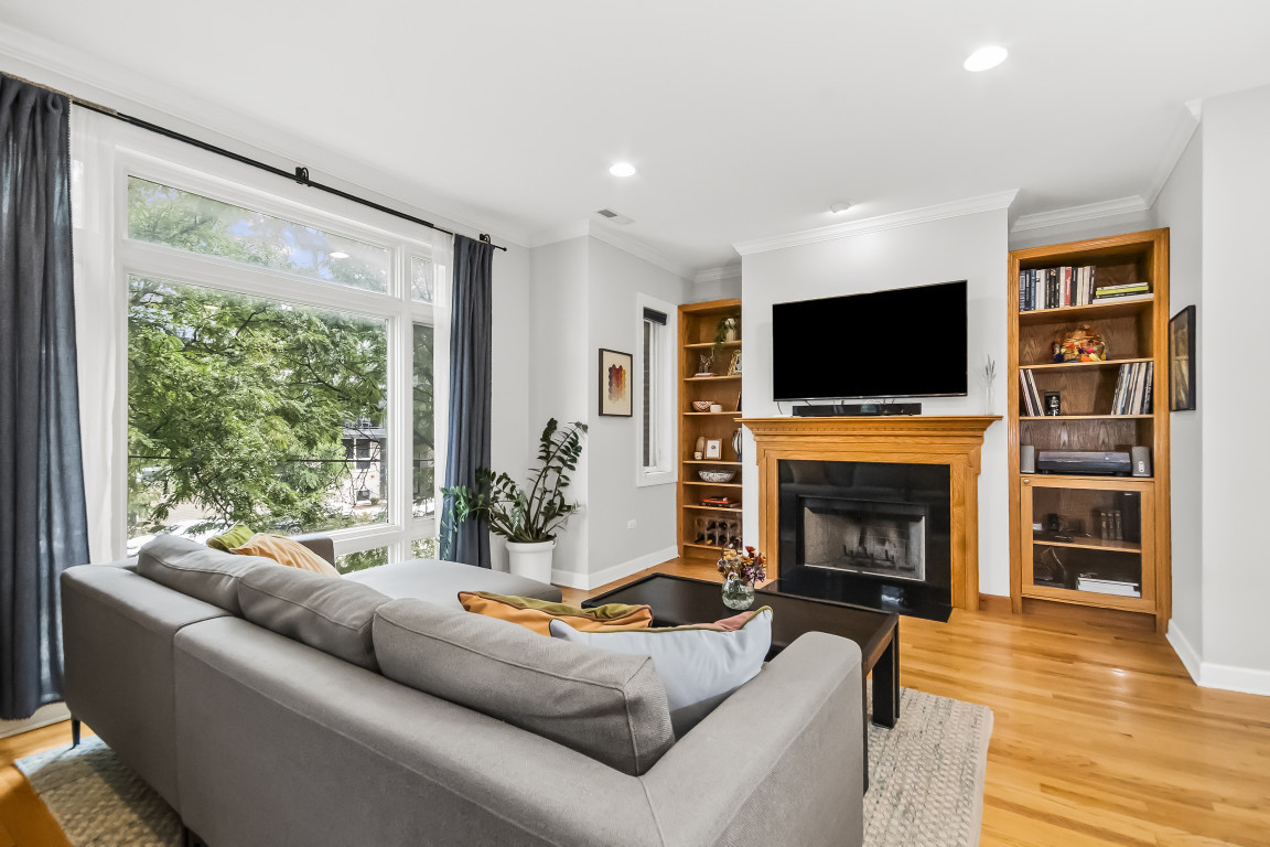 3456 N Ashland Avenue 2n Property Photo 2