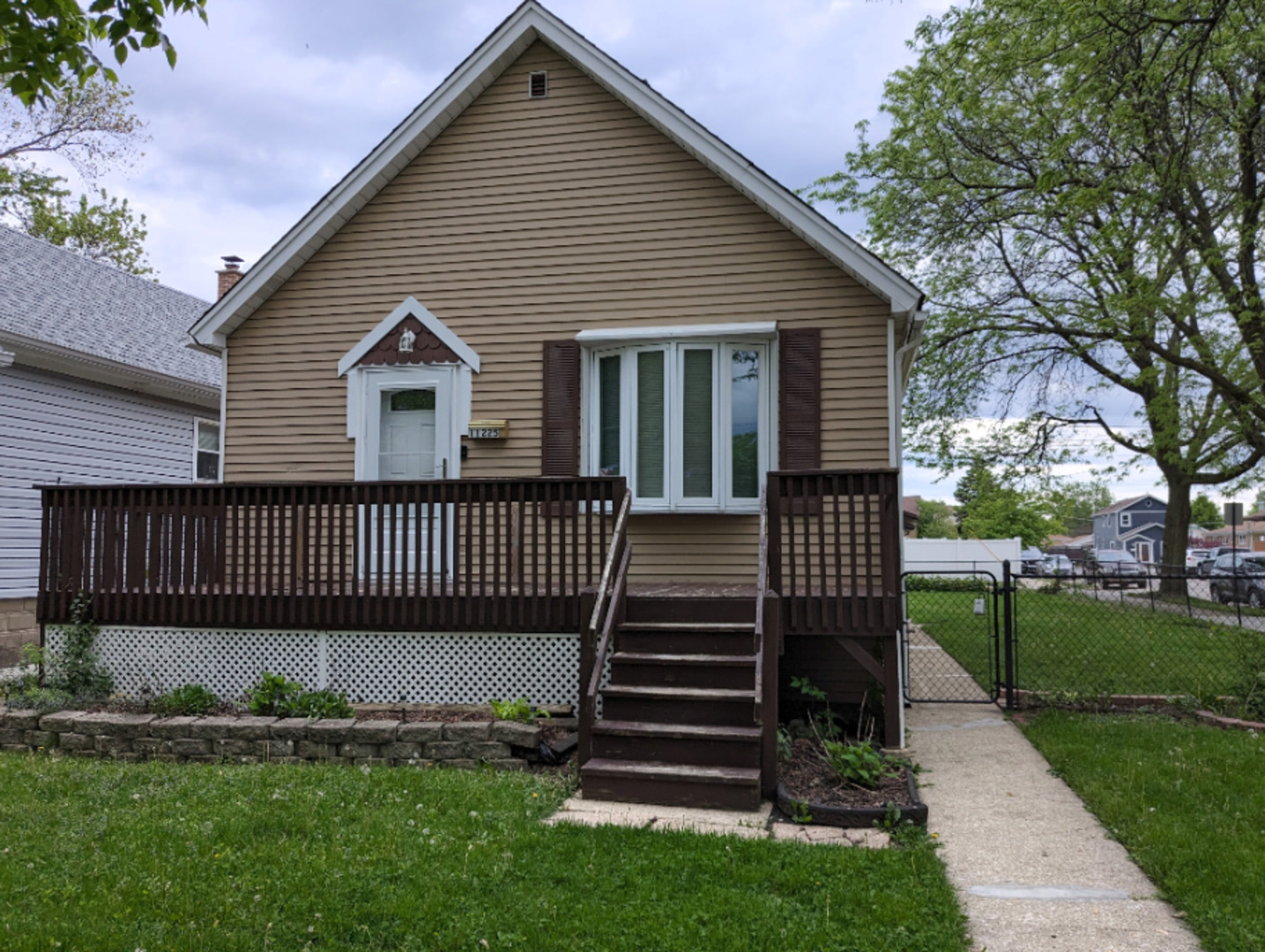 11225 S Sawyer Avenue Property Photo 1