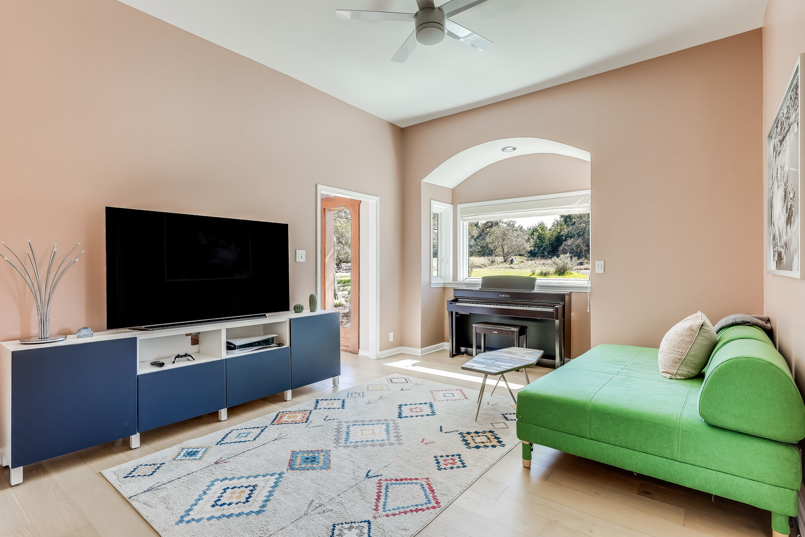 8004 Golden Oaks Lane Property Photo 17