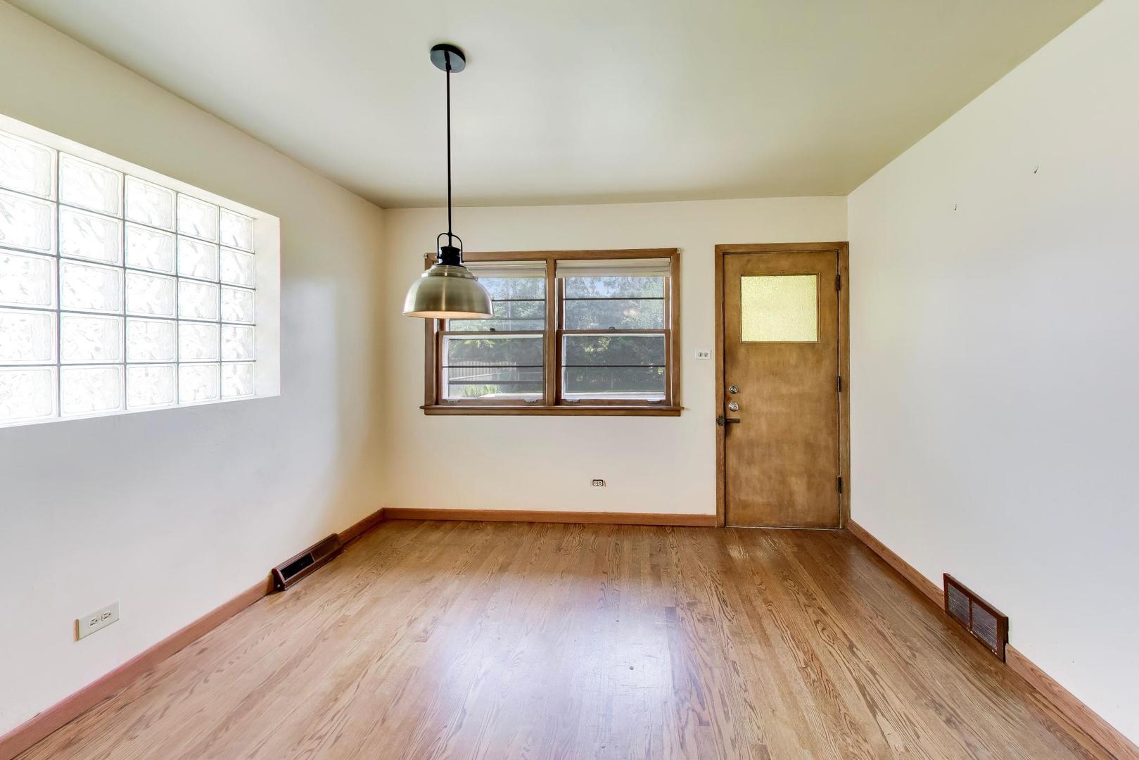 909 Worcester Avenue Property Photo 8