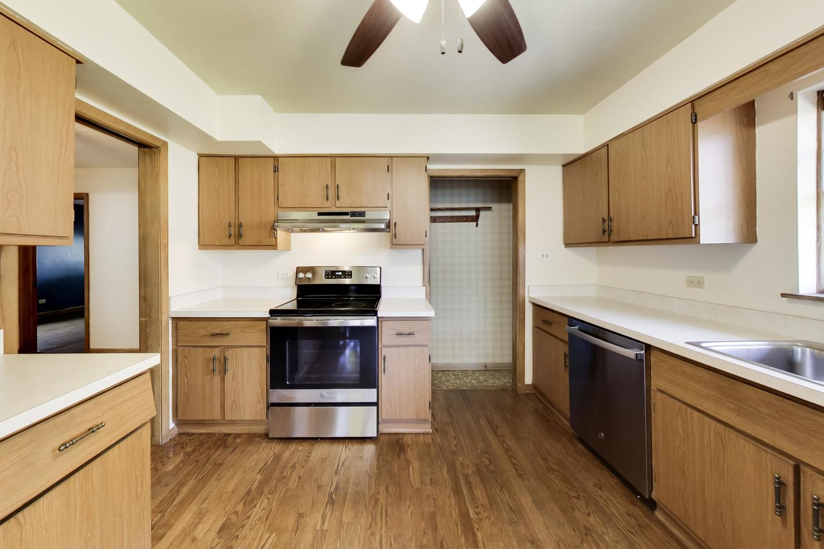 909 Worcester Avenue Property Photo 12