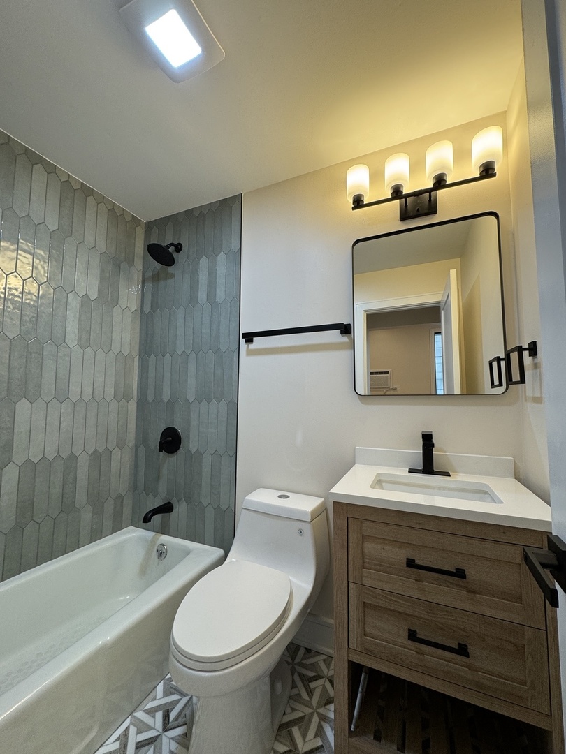 444 N State Street 3e Property Photo 11