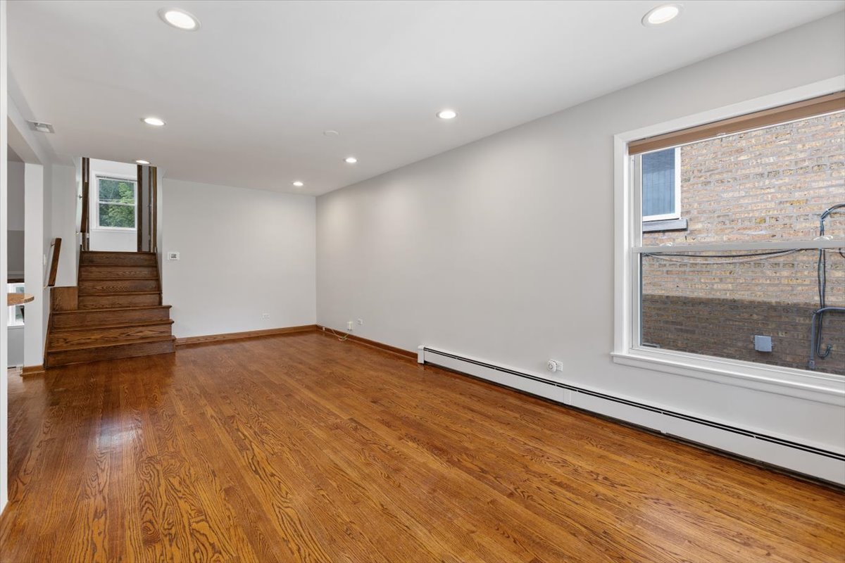 5768 N Lacey Avenue Property Photo 4