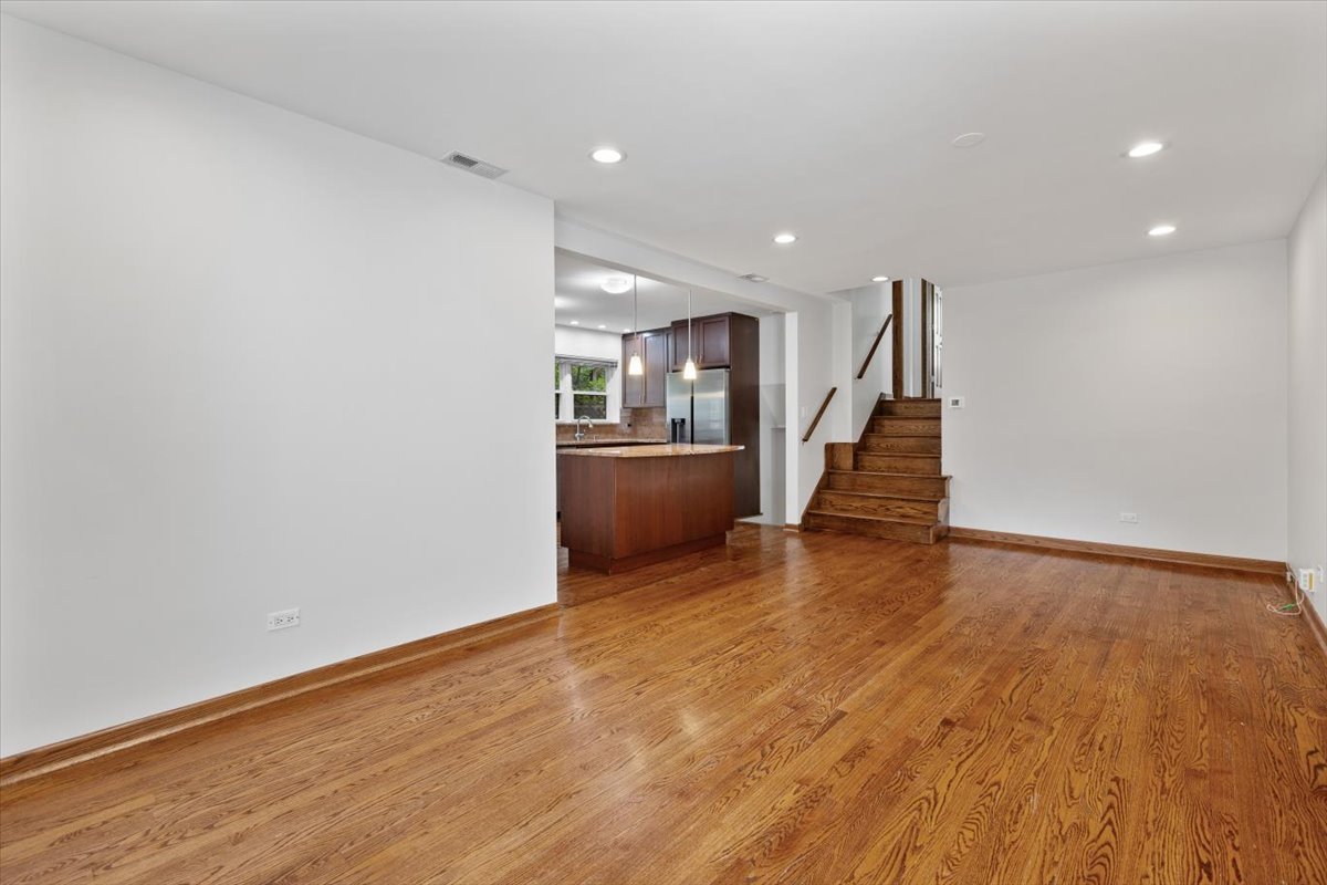 5768 N Lacey Avenue Property Photo 6